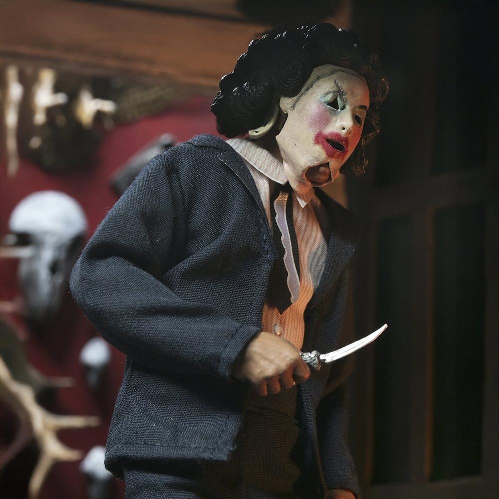 Figura NECA Toony Terrors Leatherface Pretty Woman 15 cm – La Matanza de Texas