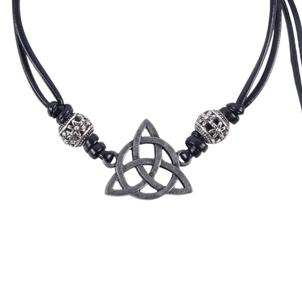 Pulsera de Cordón Negro con Nudo Celta Triquetra