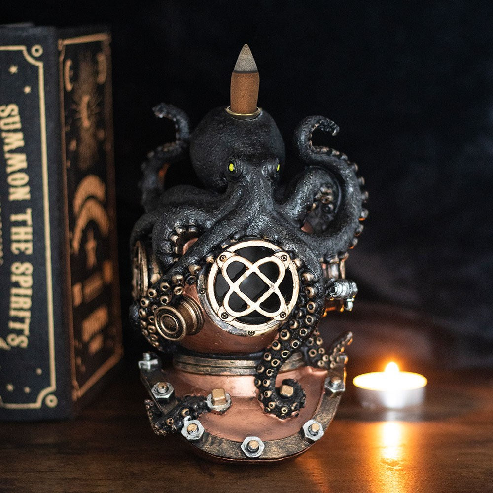 Quemador de Incienso Backflow Kraken con Casco de Buzo